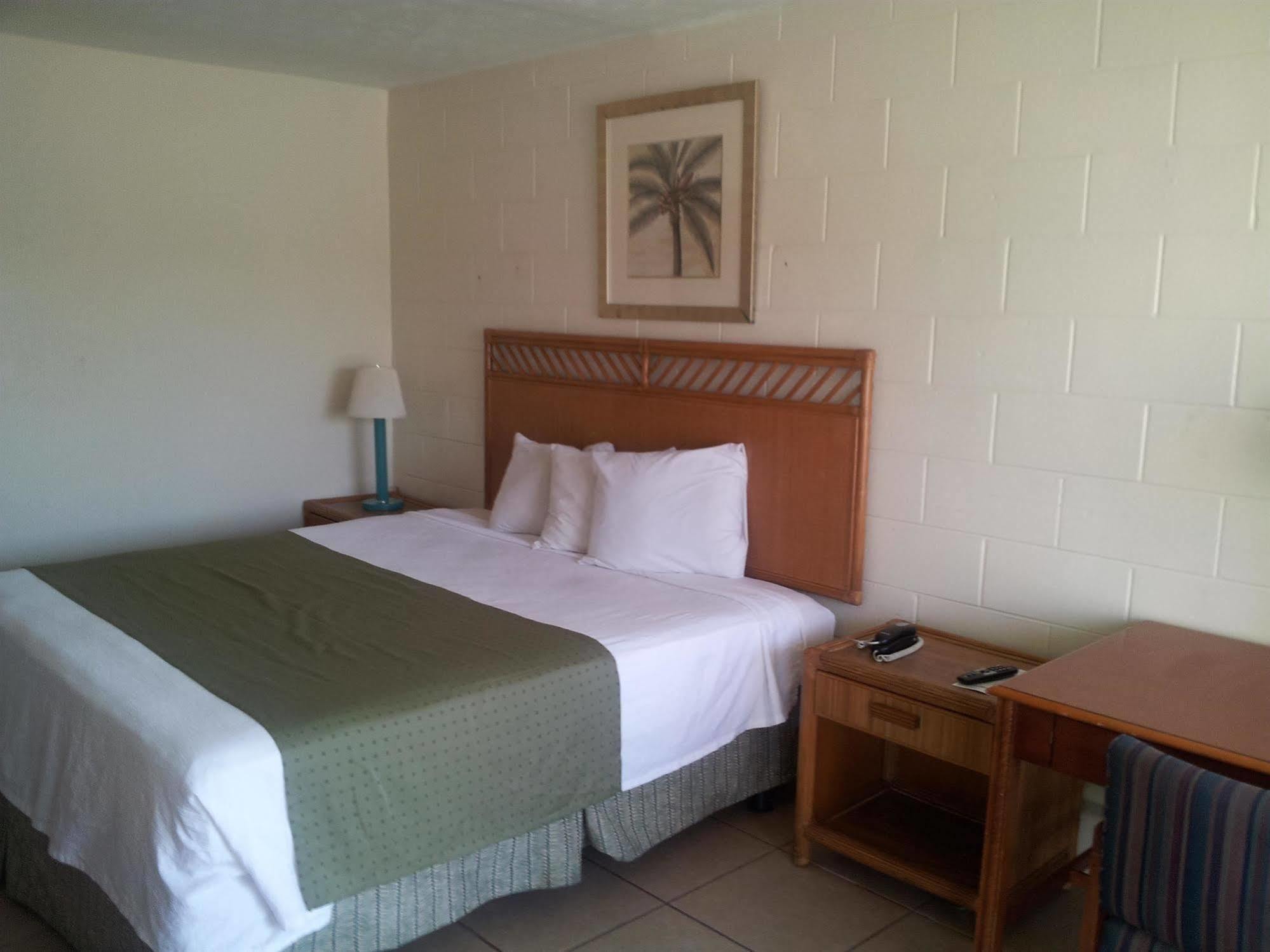 American Quality Lodge Panama City Exterior photo